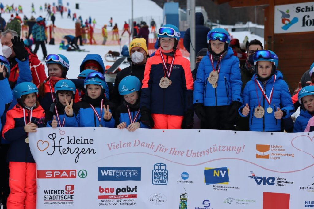 The winners of the ski competition